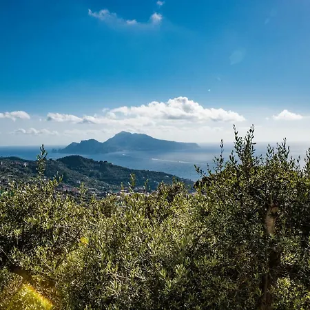 Bellatrix Massa Lubrense