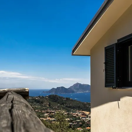 Bellatrix Massa Lubrense